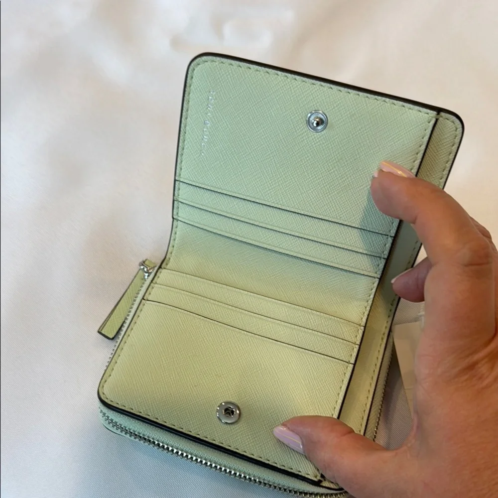 NWT Tory Burch Light Green Card Holder